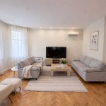 Дава се под наем Тристаен апартамент в София, Яворов - 125 кв.м за 1295.4 € - Снимка #1