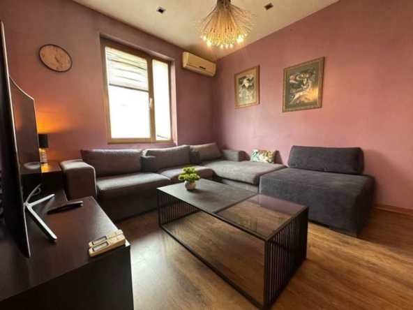 Дава се под наем Тристаен апартамент в София, Център - 95 кв.м за 1195.95 € - Снимка #1