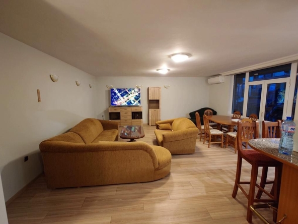 Дава се под наем Тристаен апартамент в София, Иван Вазов - 160 кв.м за 1500 € - Снимка #1