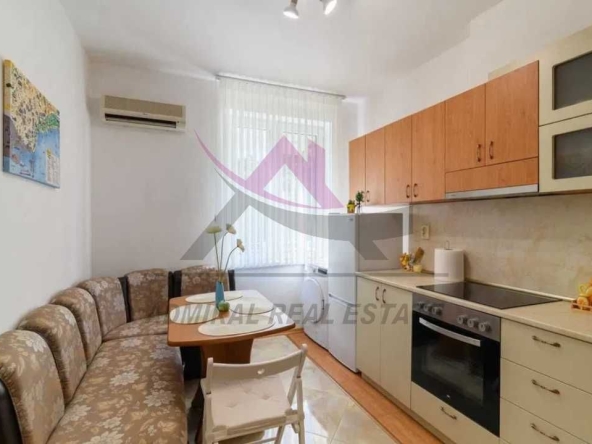 Дава се под наем Двустаен апартамент в Варна, Гръцка махала - 44 кв.м за 409 € - Снимка #1