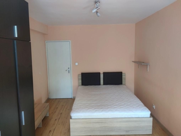 Дава се под наем Двустаен апартамент в София, Център - 78 кв.м за 550 € - Снимка #1