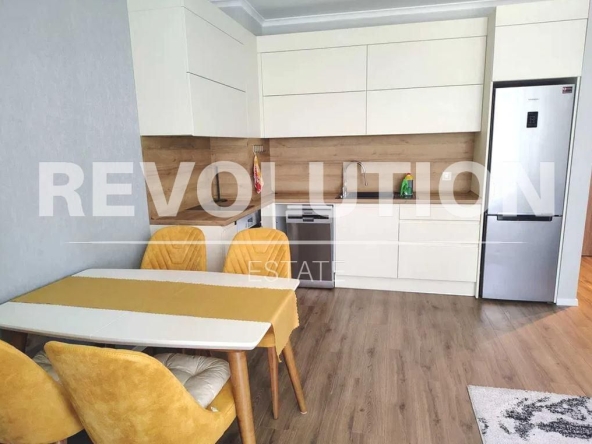 Дава се под наем Двустаен апартамент в Варна, Трошево - 71 кв.м за 997 € - Снимка #1