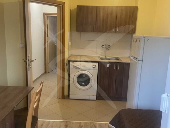 Дава се под наем Тристаен апартамент в Варна, Погреби - 78 кв.м за 508.47 € - Снимка #1