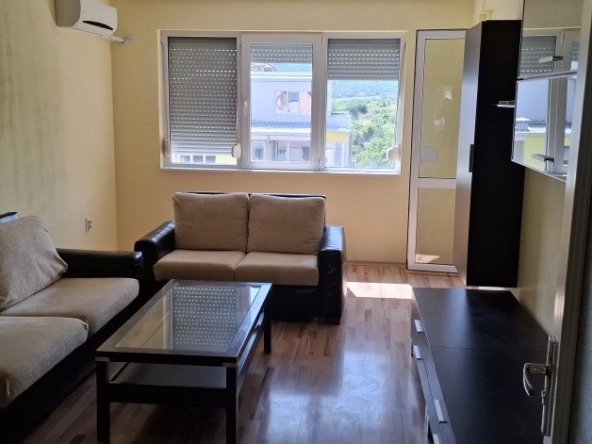 Дава се под наем Тристаен апартамент в Стара Загора, Железник - изток - 86 кв.м за 331.5 € - Снимка #1