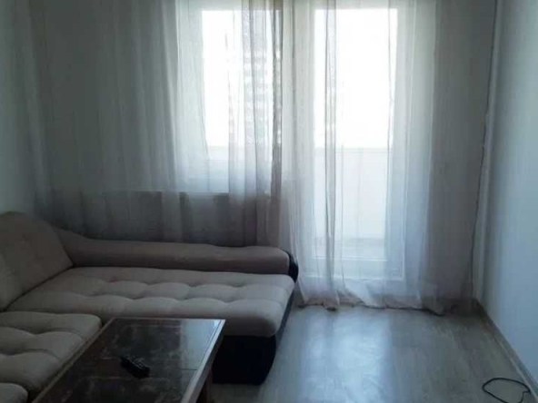 Дава се под наем Двустаен апартамент в Пловдив, Остромила - 60 кв.м за 306 € - Снимка #1