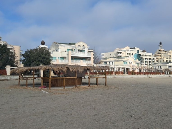 Дава се под наем Заведение в Поморие - 100 кв.м за 10200 € - Снимка #1