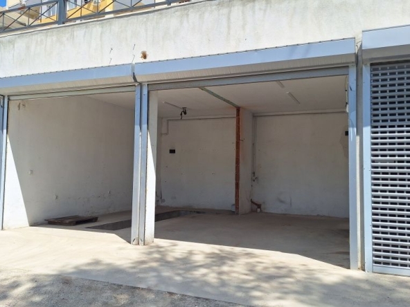 Дава се под наем Гараж / Паркомясто в Шумен, Тракия - 38 кв.м за 244.8 € - Снимка #1