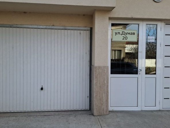 Дава се под наем Гараж / Паркомясто в Пазарджик, Моста на Лютата - 17 кв.м за 89.76 € - Снимка #1