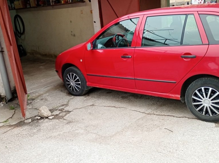 Дава се под наем Гараж / Паркомясто в Пазарджик, Моста на Лютата - 16 кв.м за 69.36 € - Снимка #1