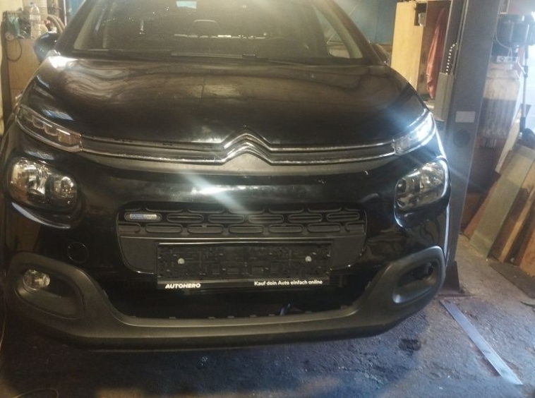 Дава се под наем Гараж / Паркомясто в София, Модерно предградие - 50 кв.м за 122.4 € - Снимка #1