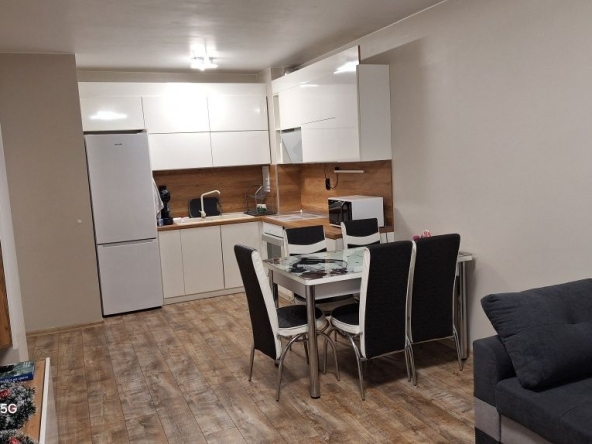 Дава се под наем Двустаен апартамент в Бургас, Меден рудник - зона А - 55 кв.м за 306 € - Снимка #1