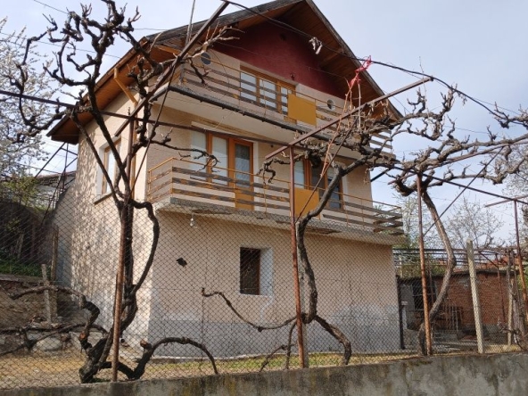 Етаж от къща в с. Бадино, Област Кюстендил - 60 кв.м за 553 €/кв.м - Снимка #1