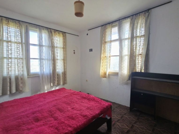 Къща в с. Лобош, Област Перник - 150 кв.м за 221 €/кв.м - Снимка #1