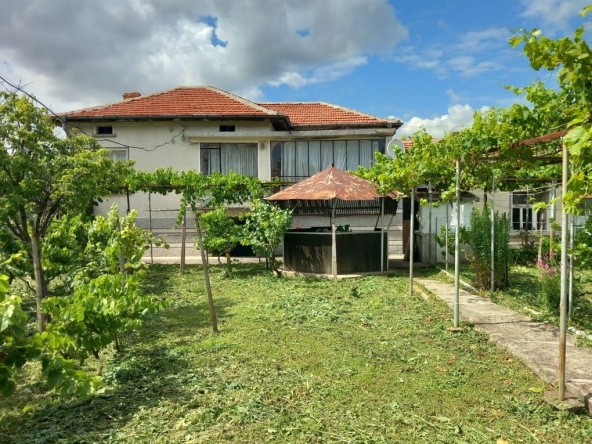 Къща в Стара Загора, Казански - 100 кв.м за 322 €/кв.м - Снимка #1