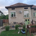 Къща в с. Бреница, Област Плевен - 1000 кв.м за 15 €/кв.м - Снимка #1