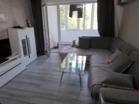 Дава се под наем Тристаен апартамент в Димитровград - 66 кв.м за 255 € - Снимка #1