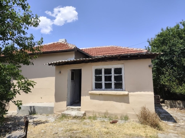 Къща в с. Средец, Област Стара Загора - 100 кв.м за 350 €/кв.м - Снимка #1