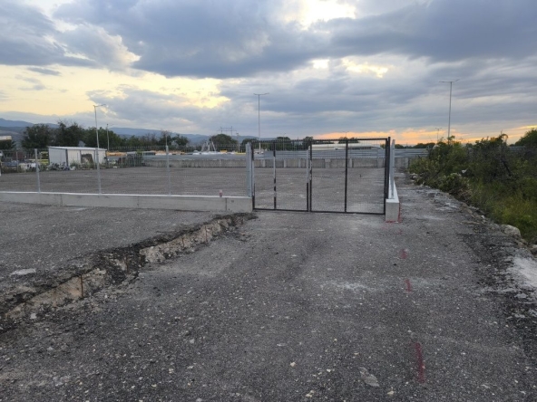 Дава се под наем Парцел в Пловдив, Беломорски - 1500 кв.м за 51 € - Снимка #1