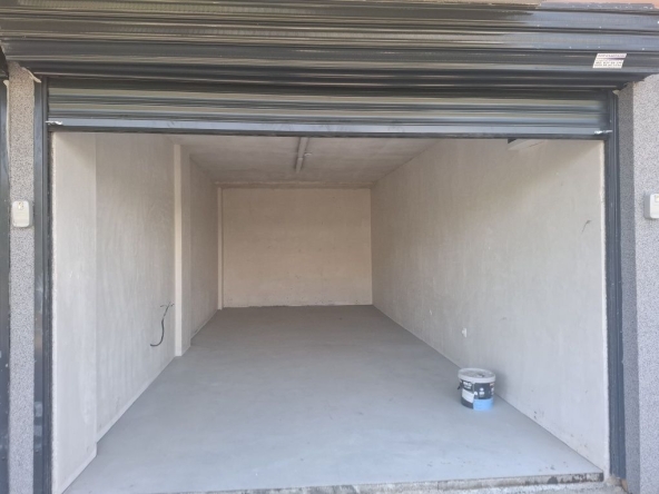 Дава се под наем Гараж / Паркомясто в София, Лозенец - 27 кв.м за 150 € - Снимка #1