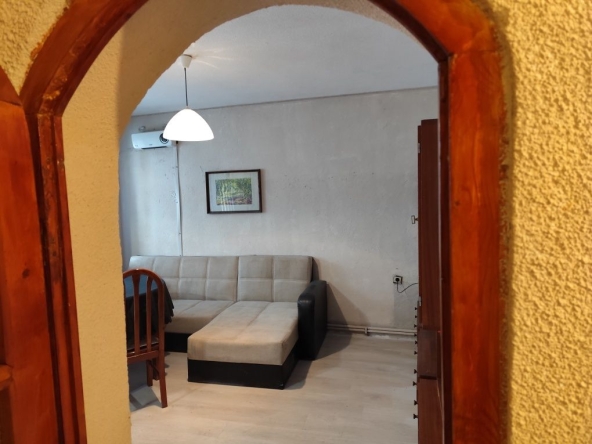 Дава се под наем Двустаен апартамент в Варна, Лятно кино Тракия - 60 кв.м за 484.5 € - Снимка #1