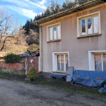 Къща в с. Черни Осъм, Област Ловеч - 420 кв.м за 56 €/кв.м - Снимка #1