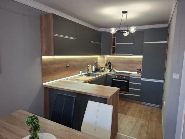 Дава се под наем Двустаен апартамент в Казанлък - 74 кв.м за 359.04 € - Снимка #1