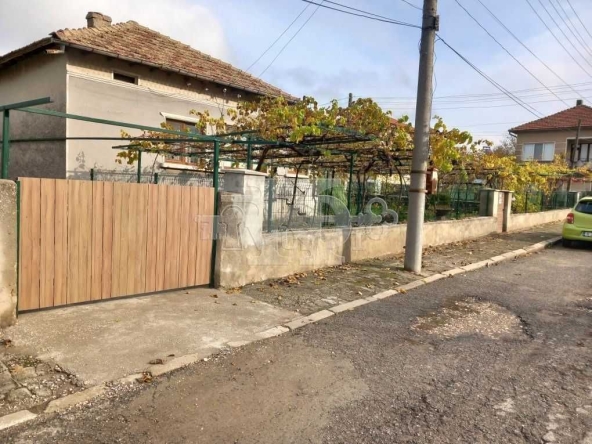 Къща в с. Кардам, Област Добрич - 102 кв.м за 200 €/кв.м - Снимка #1