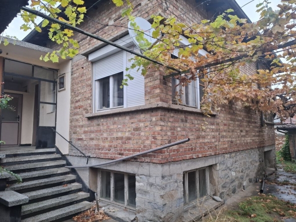 Къща в Казанлък - 180 кв.м за 440 €/кв.м - Снимка #1