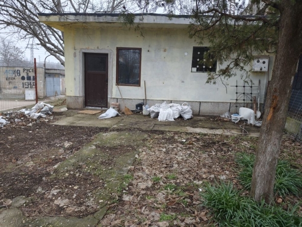 Дава се под наем Магазин в Русе, Здравец - 42 кв.м за 278.97 € - Снимка #1