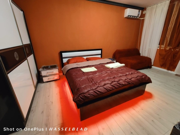 Дава се под наем Тристаен апартамент в София, Център - 85 кв.м за 896.58 € - Снимка #1