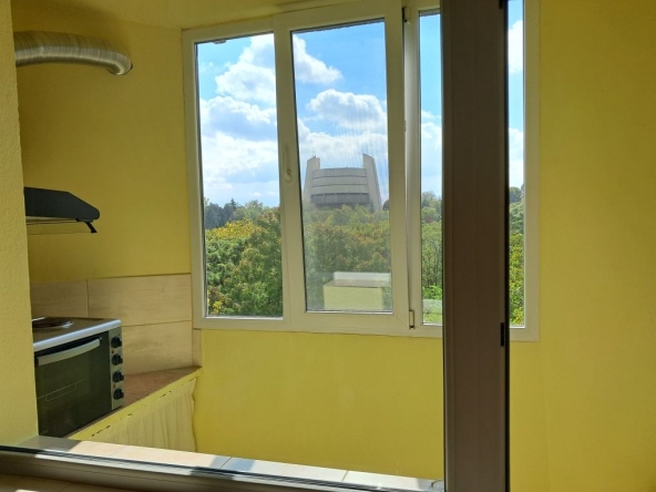 Дава се под наем Едностаен апартамент в Плевен, 9-ти квартал - 60 кв.м за 248.88 € - Снимка #1