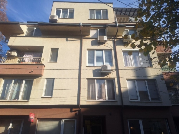 Дава се под наем Двустаен апартамент в София, Оборище - 60 кв.м за 718.08 € - Снимка #1