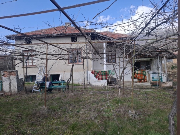 Къща в с. Тъжа, Област Стара Загора - 80 кв.м за 192 €/кв.м - Снимка #1