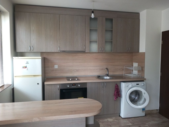 Дава се под наем Двустаен апартамент в Варна, Лятно кино Тракия - 55 кв.м за 388.62 € - Снимка #1