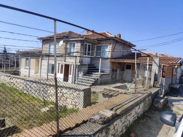 Къща в с. Богомилово, Област Стара Загора - 140 кв.м за 230 €/кв.м - Снимка #1