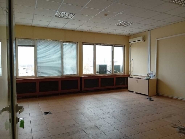 Дава се под наем Офис в София, Студентски град - 58 кв.м за 404.94 € - Снимка #1