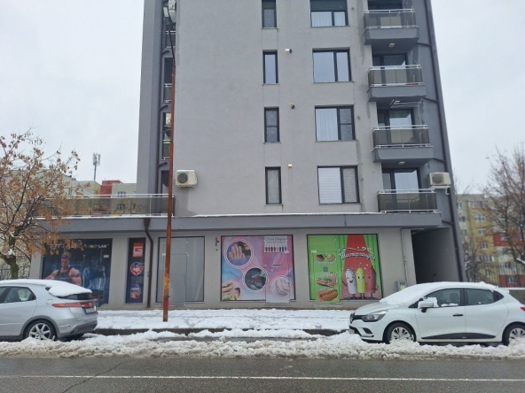 Дава се под наем Магазин в Благоевград, Ален мак - 40 кв.м за 204 € - Снимка #1