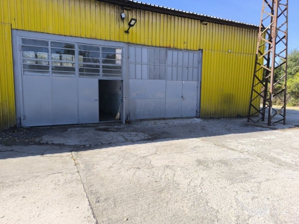 Дава се под наем Промишлена сграда в Ловеч, Здравец - 150 кв.м за 382.5 € - Снимка #1