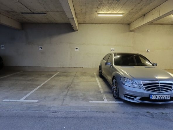 Дава се под наем Гараж / Паркомясто в Варна, Западна промишлена зона - 18 кв.м за 86.7 € - Снимка #1