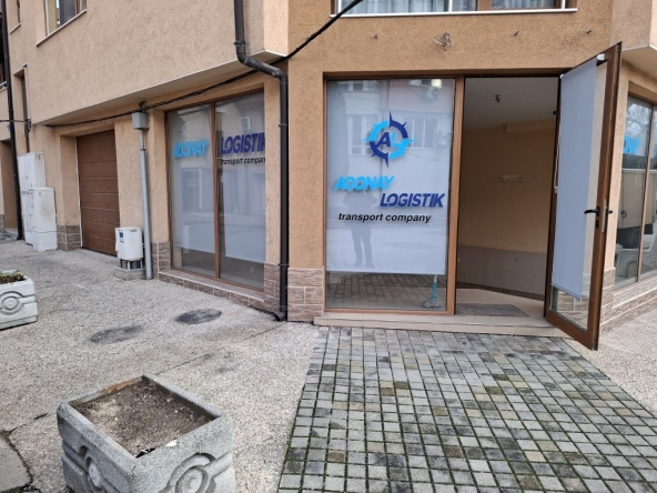 Дава се под наем Офис в Пазарджик, Моста на Лютата - 32 кв.м за 153 € - Снимка #1