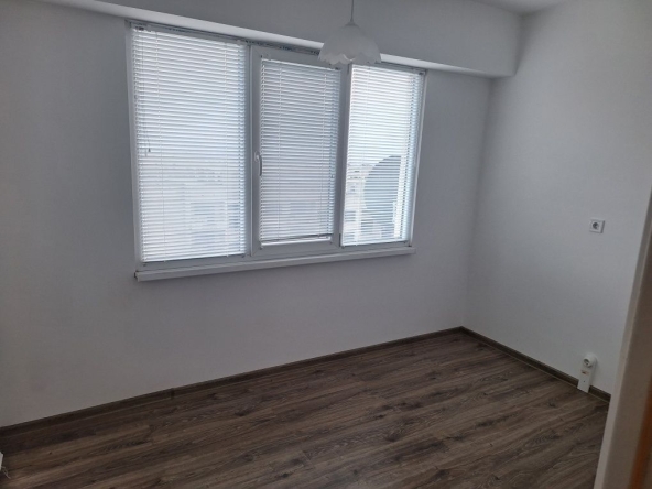 Дава се под наем Тристаен апартамент в Радомир - 65 кв.м за 55000 € - Снимка #1