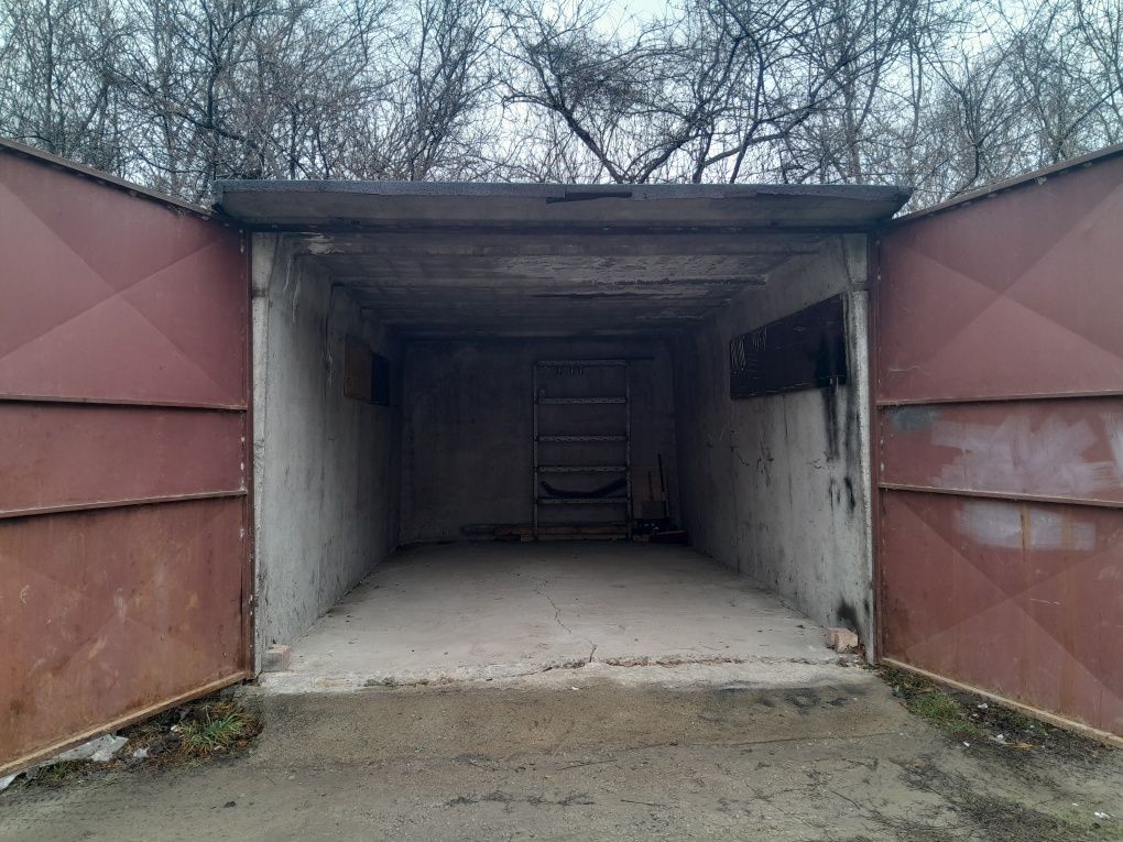 Дава се под наем Гараж / Паркомясто в София, Овча купел 1 - 13 кв.м за 81.6 € - Снимка #1