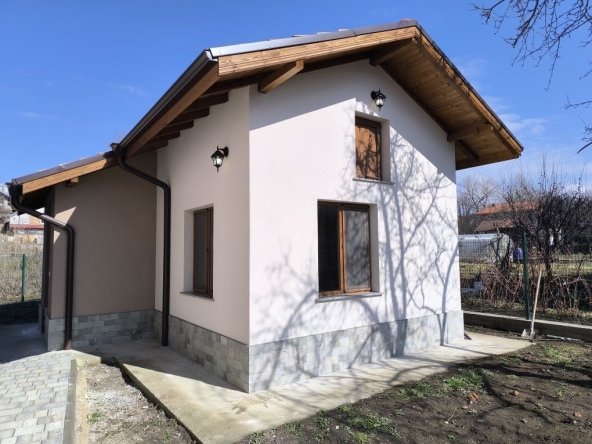 Дава се под наем Къща в с. Драгичево, Област Перник - 30 кв.м за 612 € - Снимка #1