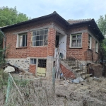 Къща в с. Раздел, Област Ямбол - 50 кв.м за 123 €/кв.м - Снимка #1