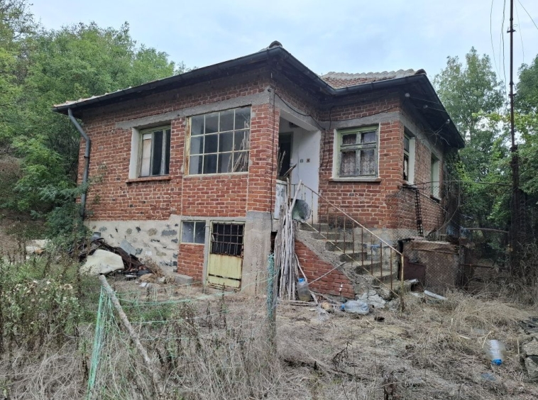 Къща в с. Раздел, Област Ямбол - 50 кв.м за 123 €/кв.м - Снимка #1