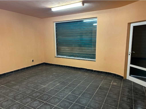 Дава се под наем Магазин в Варна, Северна промишлена зона - 140 кв.м за 977.16 € - Снимка #1