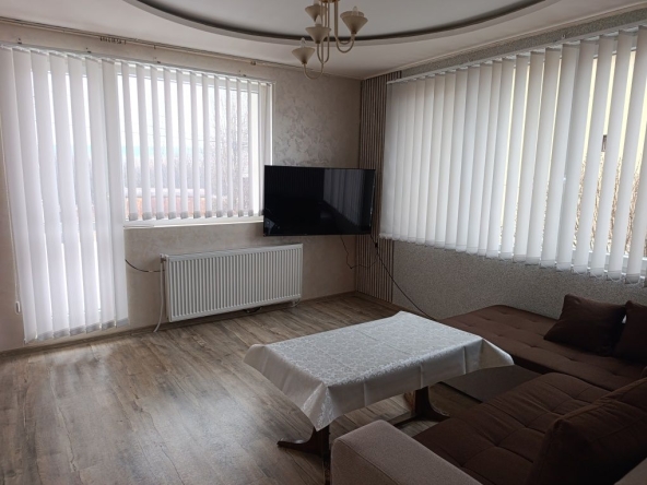 Дава се под наем Етаж от къща в Перник, Църква - 80 кв.м за 328.95 € - Снимка #1