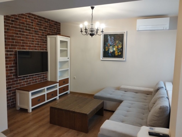 Дава се под наем Двустаен апартамент в Севлиево - 96 кв.м за 408.51 € - Снимка #1