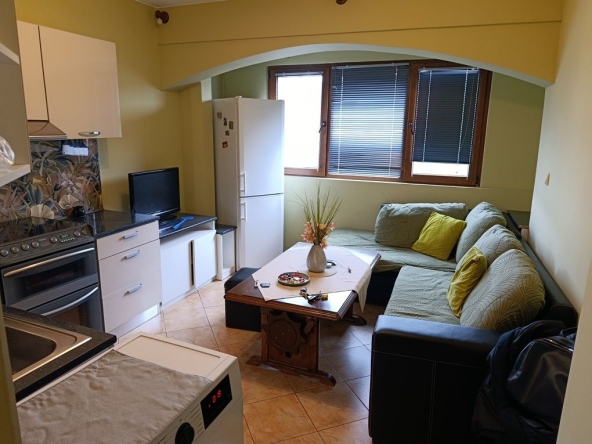 Дава се под наем Тристаен апартамент в Габрово, Център - 62 кв.м за 248.88 € - Снимка #1