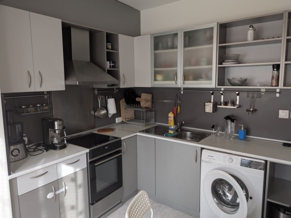 Дава се под наем Двустаен апартамент в София, Гоце Делчев - 65 кв.м за 714 € - Снимка #1